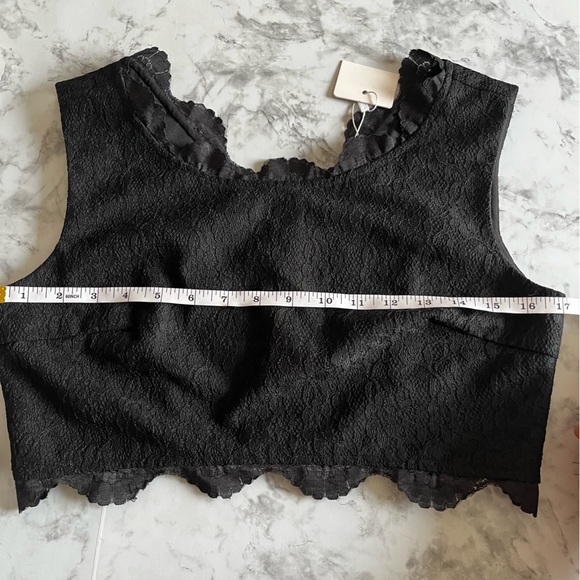 NWT Luna Crop Lace Top Size Small - Picture 5 of 15